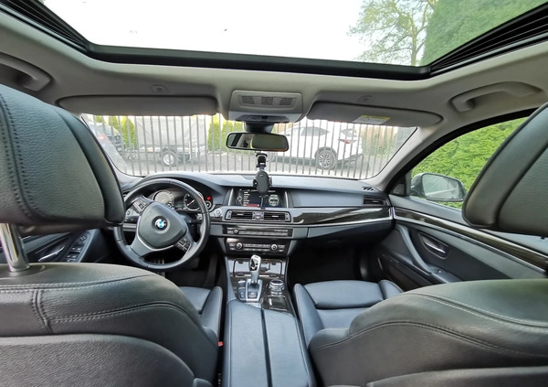 BMW Seria 5 cena 98000 przebieg: 159000, rok produkcji 2014 z Warszawa małe 211